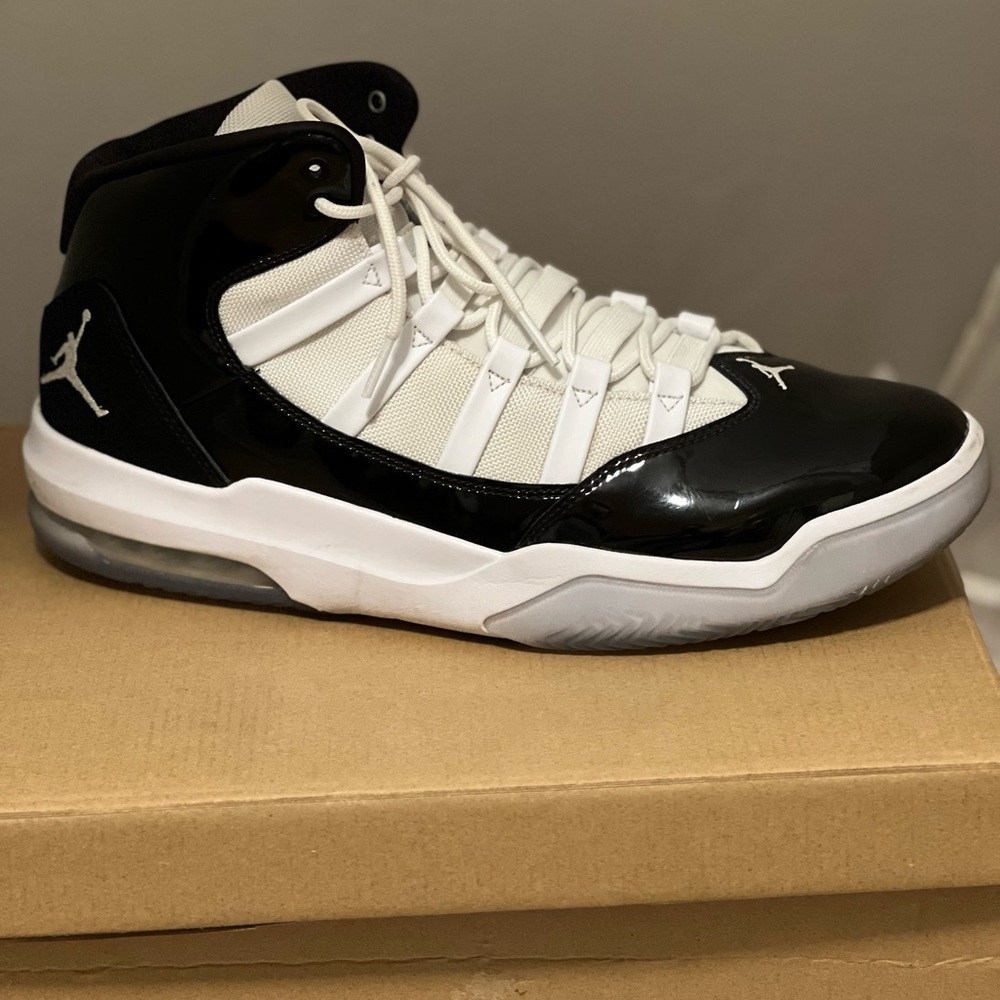 Jordan Max Aura